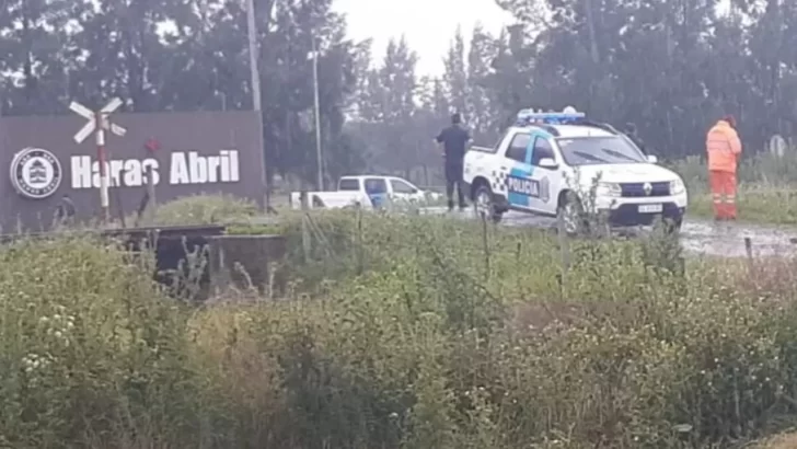 El tren que se dirigía a Mar del Plata arrolló un auto que cruzaba la vía: murió una mujer