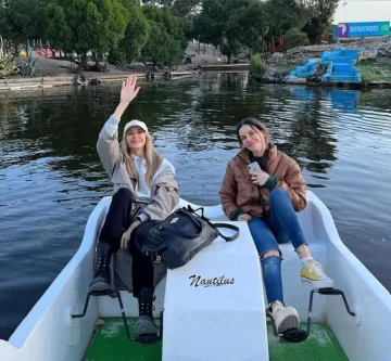 Guillermina Valdés visitó el Lago de los Cisnes