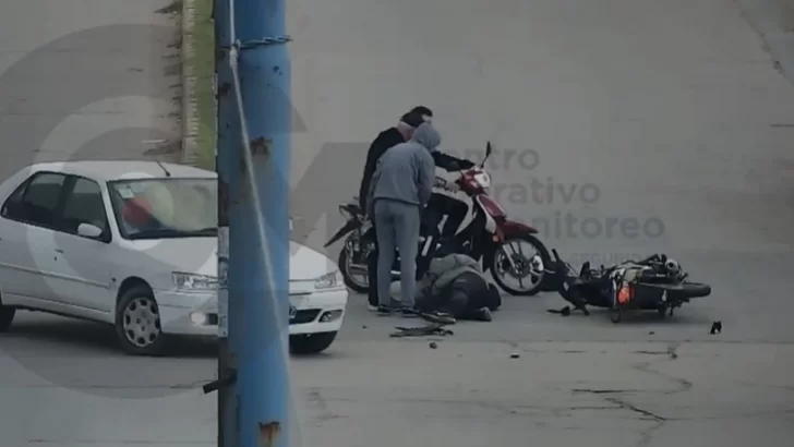 Encerró una moto, la tiró y se dio a la fuga