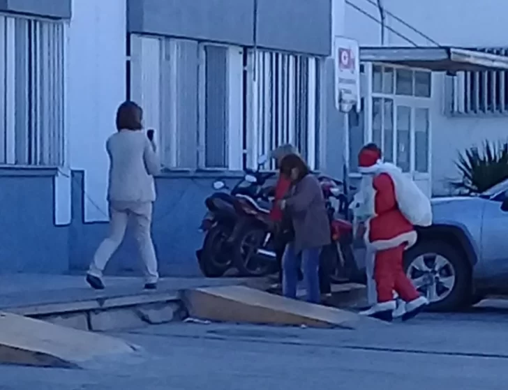 Papá Noel llegó al hospital Ferreyra