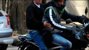 Detuvieron a motochorros que arrebataron la cartera a una mujer