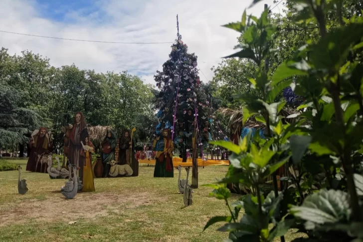 Este viernes se encenderá el Árbol de Navidad en la Plaza Dardo Rocha