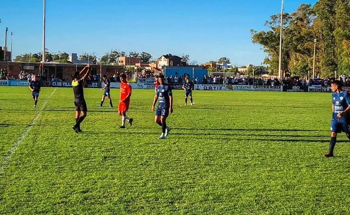 Villa Díaz Vélez e Independiente no se sacaron ventajas y la semifinal se define en San Cayetano