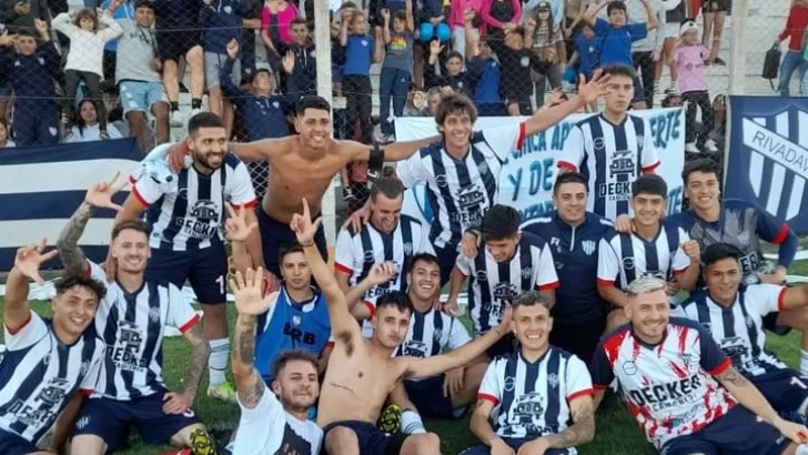 Rivadavia no falló ante Del Valle y jugará la final del fútbol local con Villa Díaz Vélez