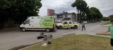 Choque entre moto y camioneta: un herido