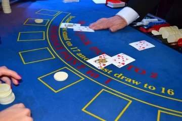 5 curiosidades que no sabías sobre el blackjack: desde celebridades amantes del juego hasta récords sorprendentes
