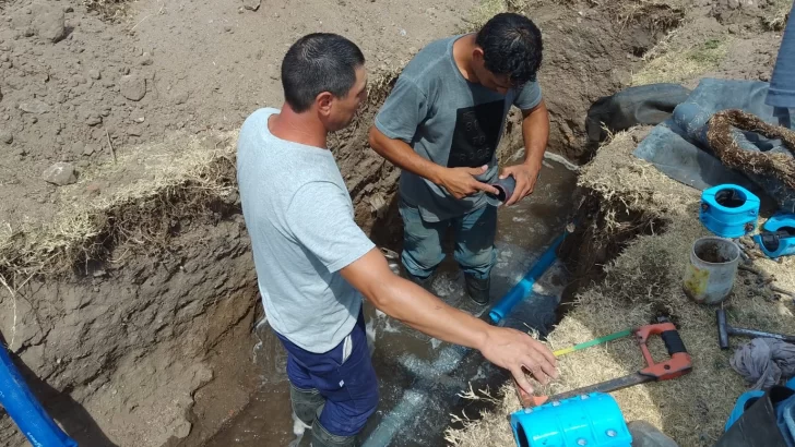 Quedó restablecido el servicio de agua en la costa quequenense
