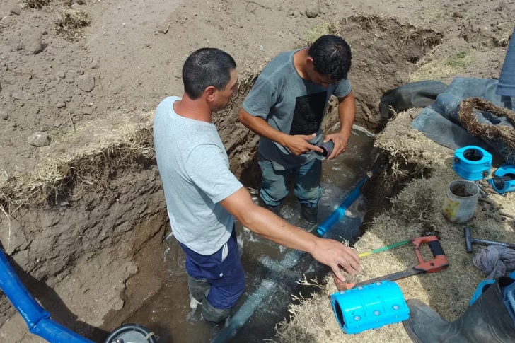 Quedó restablecido el servicio de agua en la costa quequenense