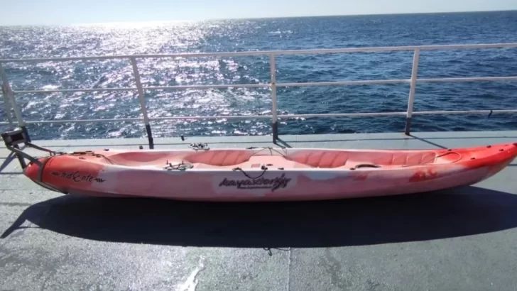 Encontraron el kayak de los dos pescadores desaparecidos en Pinamar