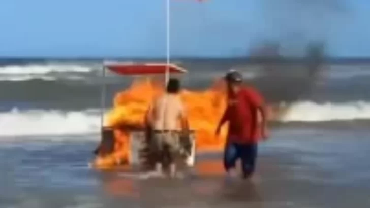 Desesperación en la playa: un carrito de panchos se prendió fuego en Mar del Plata