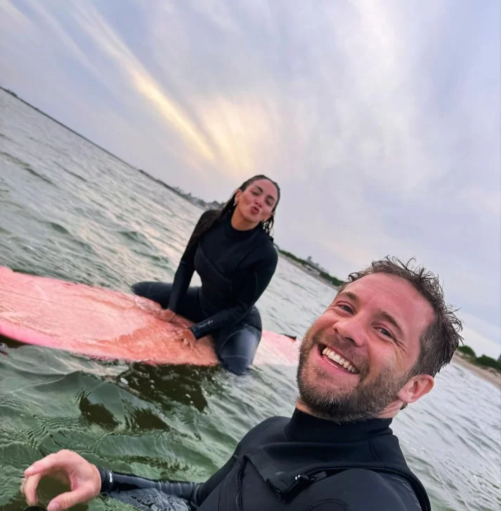 “Tacho” Riera y Thelma Fardín viven su amor en Quequén