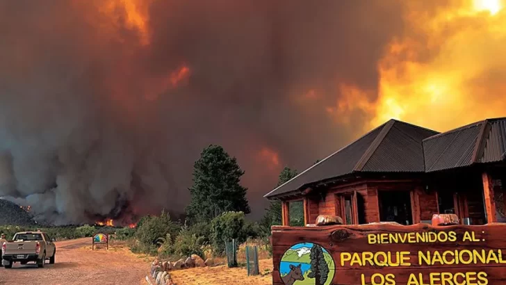 Bombero necochense partió a combatir el incendio del Parque Nacional los Alerces
