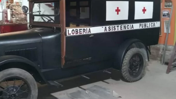 Trabajan en la restauración de la primera ambulancia que tuvo Lobería
