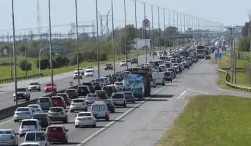 Más de mil autos por hora abandonan la costa por ruta 2