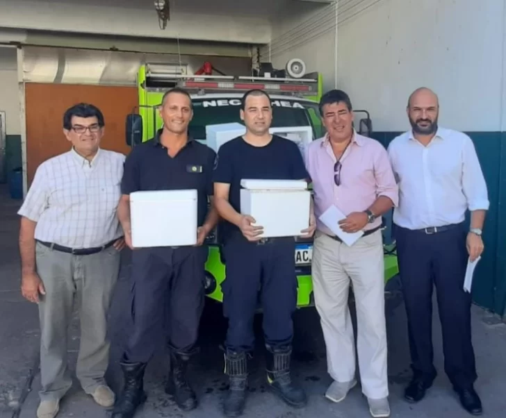 Bomberos recibieron la donación de cuatro botiquines completos