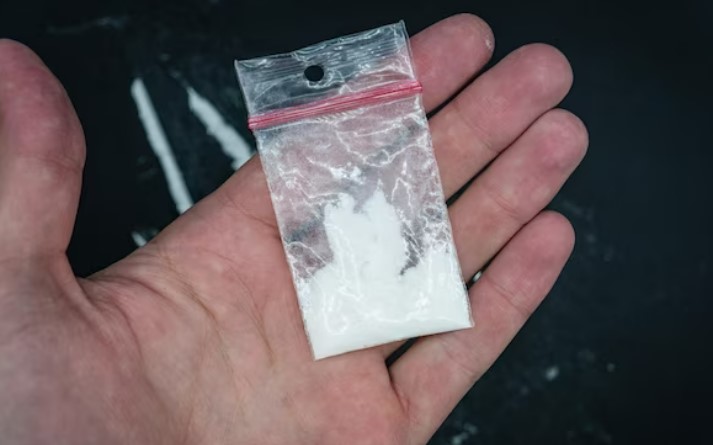 Una denuncia por violencia de género terminó con el hallazgo de un bolso con cocaína