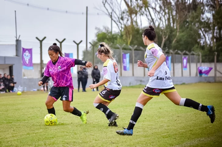 La necochense Daiana Perpetto fue presentada como refuerzo de Aldosivi