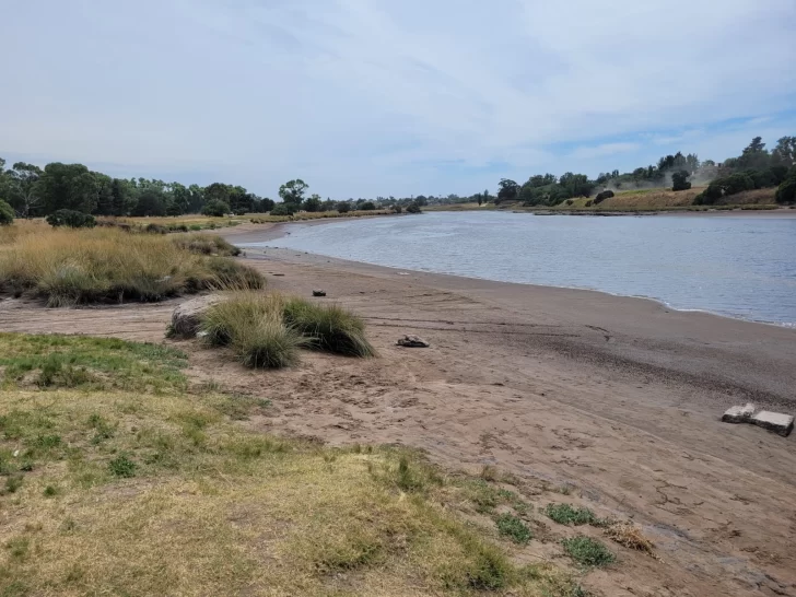 A qué obedece la importante bajante que se registra en el río Quequén