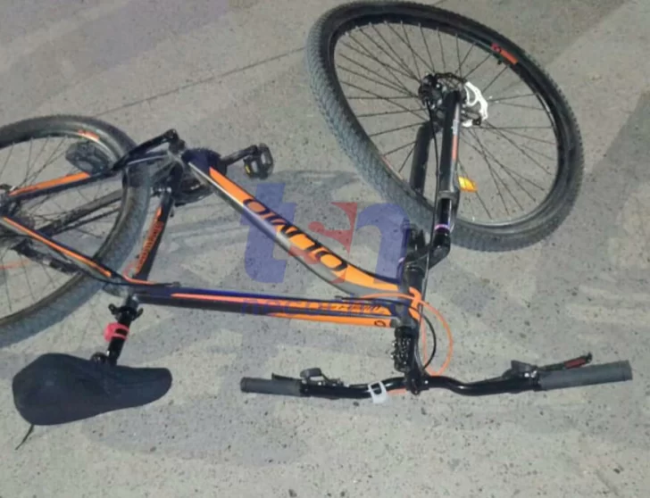 Ciclista hospitalizada tras choque en Quequén