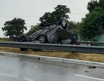 Volcó un auto en el cruce de las rutas 226 y 55