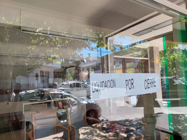 Duro momento para el comercio en Necochea: caída de la actividad y cierre de negocios