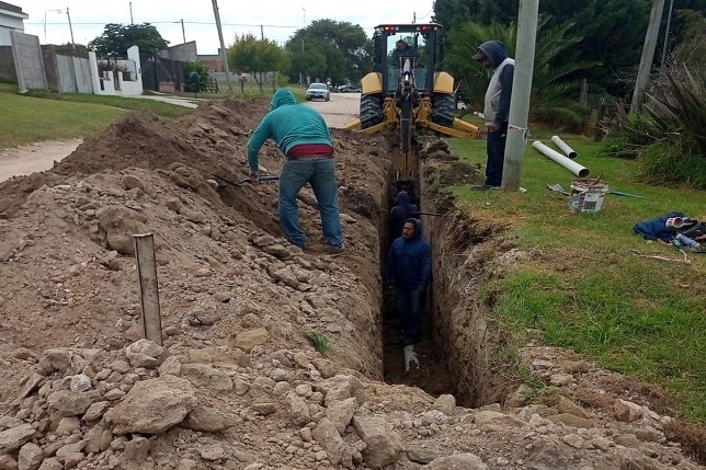 Trabajos de obras sanitarias en Necochea y Quequén