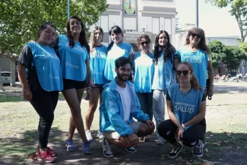 Controles gratuitos de presión y glucemia en la Plaza Dardo Rocha