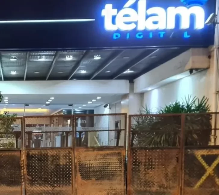 Cierre de Télam: trabajadores no pudieron entrar a la redacción y deshabilitaron el sitio web