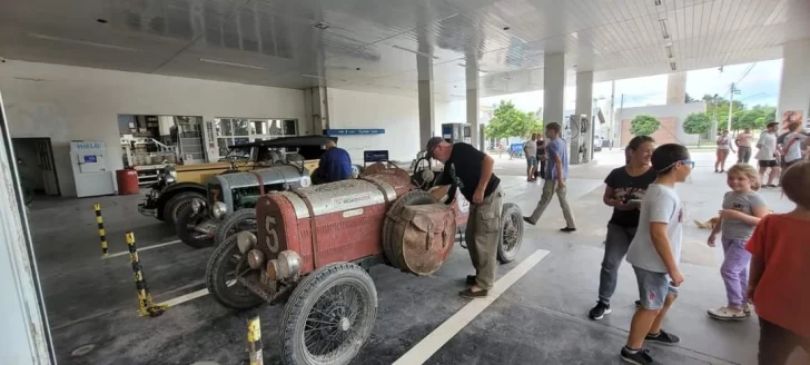 El Dakar de Pobres pasó por La Dulce para recargar combustible