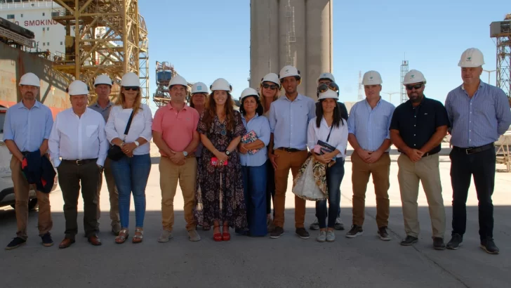 Concejales se reunieron con  Jimena López y recorrieron el puerto