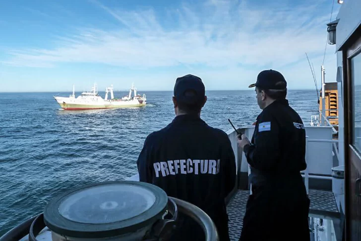 Prefectura continúa patrullando los espacios marítimos argentinos