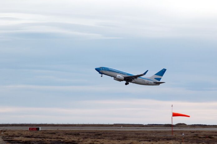 Argentina y Brasil adoptan política de liberalización de vuelos