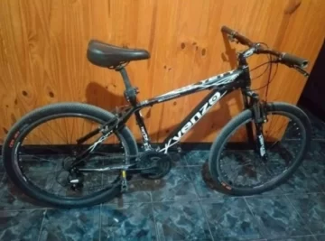 Roban bicicletas en plena madrugada