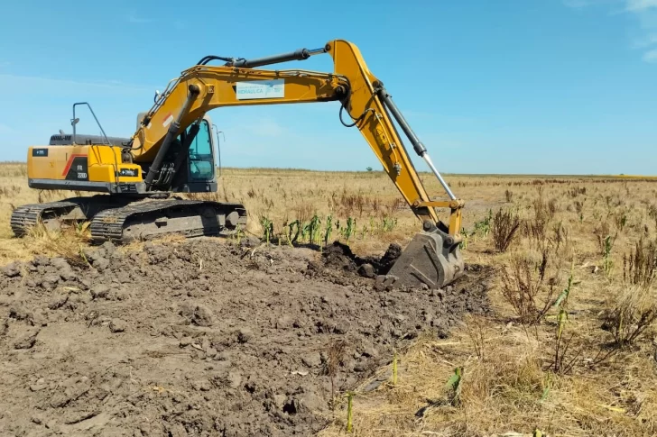 Finalizó la limpieza del cañadón y avanza hacia el Arroyo Mendoza