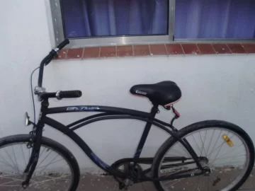 Otra bicicleta robada del patio de una escuela