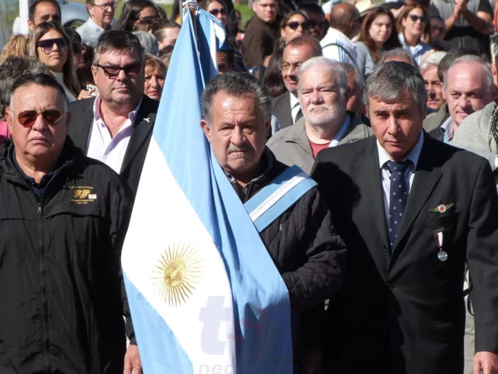 Se realizó el acto oficial en honor a los veteranos y caídos en Malvinas