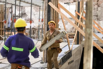 La venta de materiales para la construcción cayó 11,2% en marzo y 40% interanual