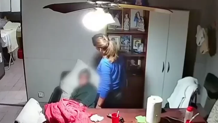 Aberrante video: denunciaron a una cuidadora por golpear a una anciana con Alzheimer