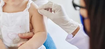 Ordenan la vacunación compulsiva a una niña cuyos padres son antivacunas