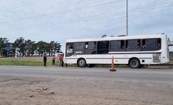 Ruta 88: llevaban a 40 niños en un colectivo sin habilitación y con cubiertas lisas