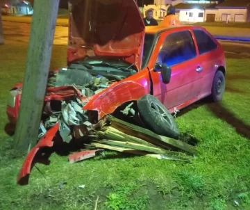 Chocó contra una columna en Almirante Brown y 517