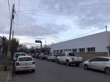 Aumenta la nafta: se registran largas colas en algunas estaciones de servicio de Necochea