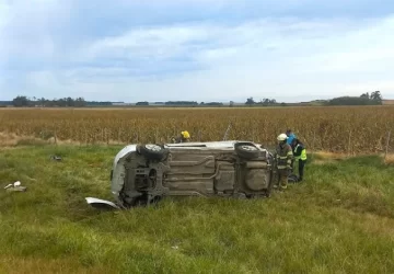 Tragedia en la ruta 226: una mujer perdió la vida tras el vuelco de una camioneta