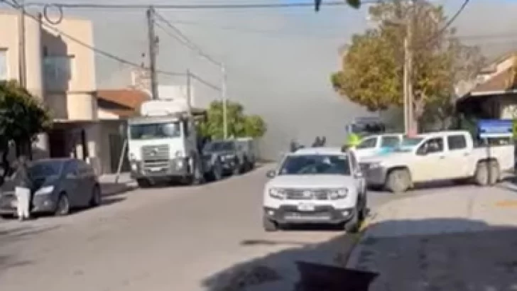 Ahora: impactante incendio en 67 y 32