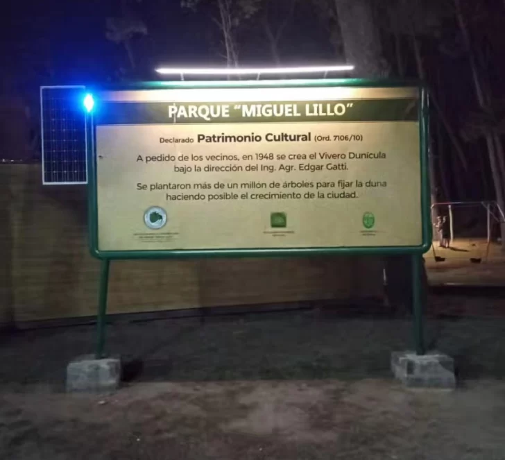 Se hizo la a luz en el cartel de patrimonio del Parque Miguel Lillo