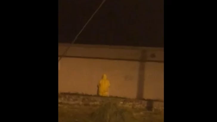 Filmaron a un “fantasma” caminando en Olavarría en plena madrugada