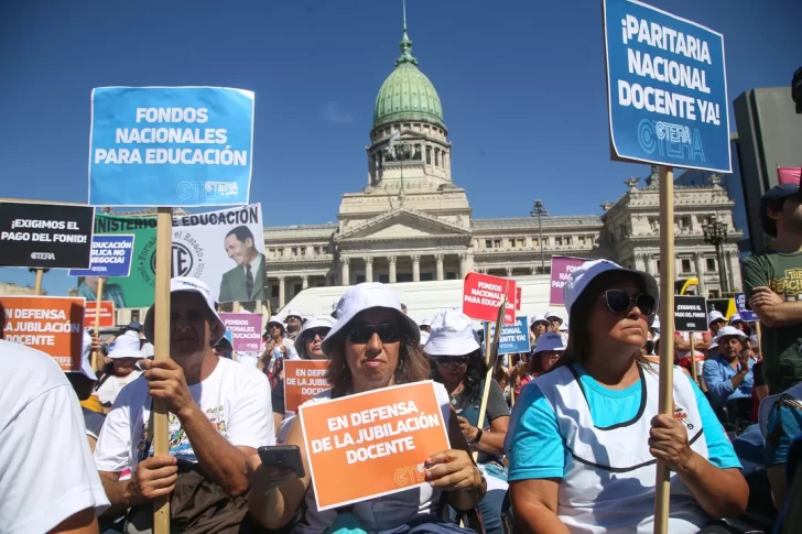 Gremios docentes convocaron a un paro nacional para este jueves