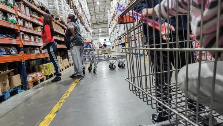 Efecto recesión: advierten que el consumo masivo cayó 20,4% interanual en abril