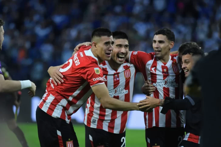 Estudiantes se consagró campeón de la Copa de la Liga al vencer a Vélez en los penales