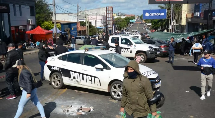 Misiones: el Gobierno provincial advirtió que echarán a los policías sublevados
